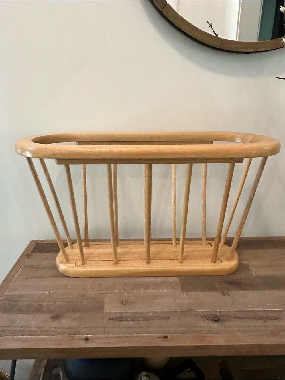 Mid-Century Modern Spindle Wood Magazine Rack Light Wood Tapered Oval Blonde